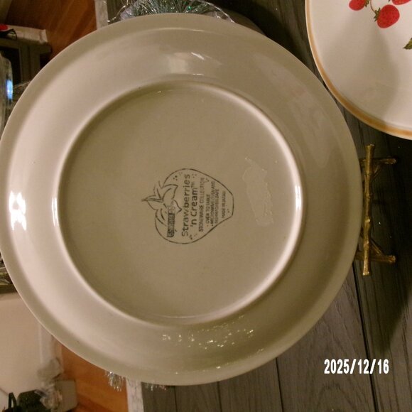 2 Vtg Sheffield Stoneware Dinner Plate Strawberries n Cream #308 Collectible 10” - Picture 4 of 6